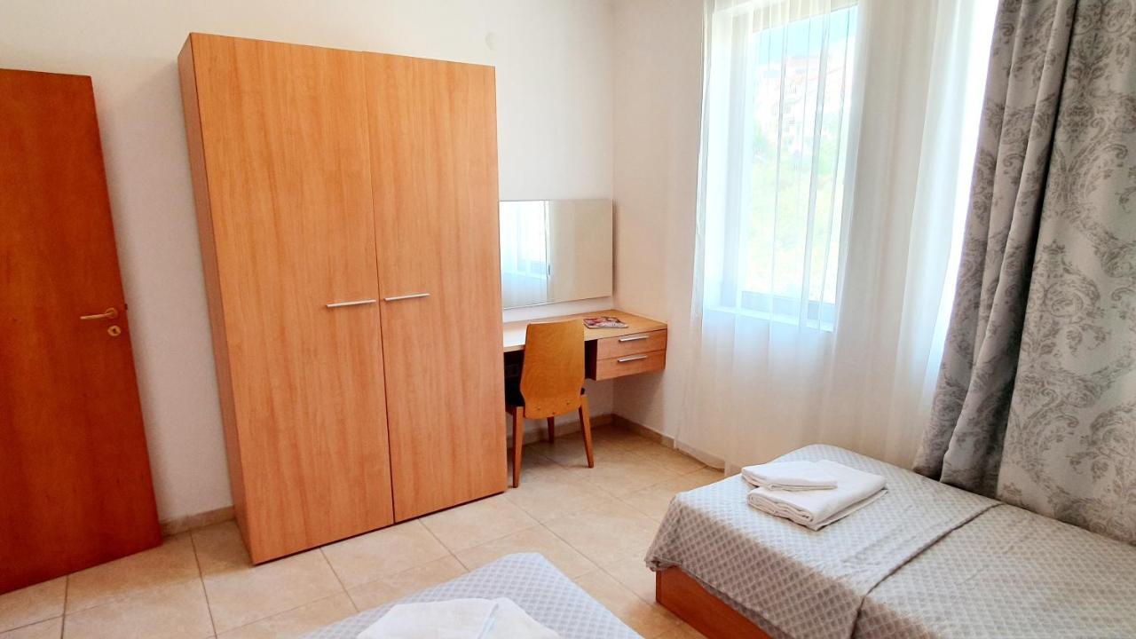 Relax From The Paradise In The Heart Of Sveti Vlas Exterior photo